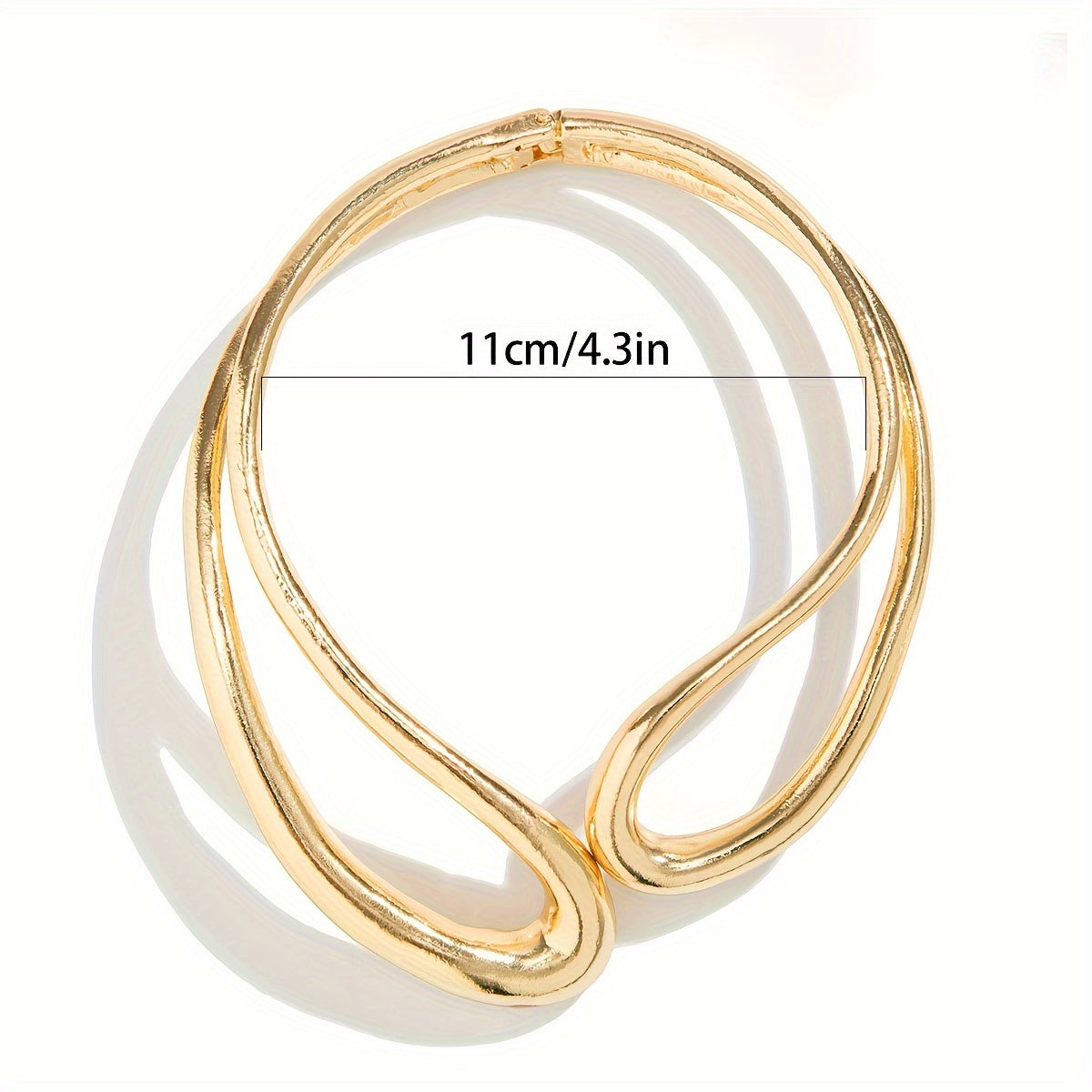 Elegant Dramatic Retro Circular Hollow Metal Design Necklace